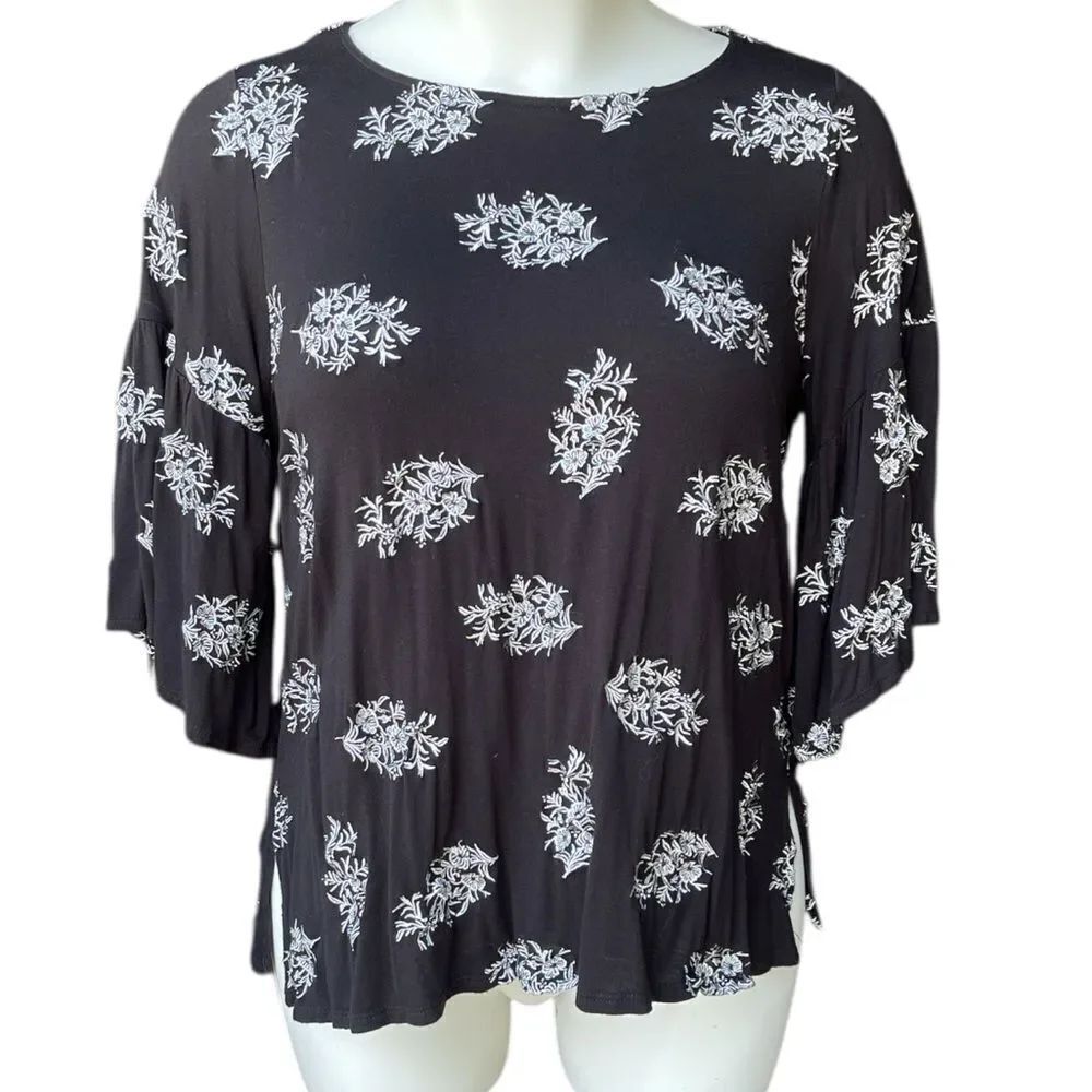 Karen Kane Black Top with White Floral Design Embroidered Bell Sleeves 2X